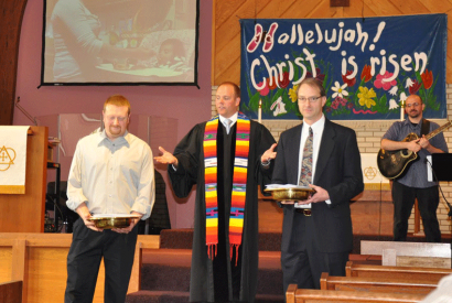 Through the Offering of Letters campaign, Bread engages congregations and other faith communities in writing letters to Congress. Photo: Bread for the World