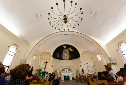 Participants gathered for lunch and worship at St. Teresa of Avila Catholic Church, a historic Pan-African church in Washington, D.C. as part of the 2016 Pan-African Women of Faith International Consultation. Joseph Molieri/Bread for the World.