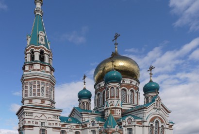 Assumption Cathedral in Omsk, Russia. Wikimedia Commons.