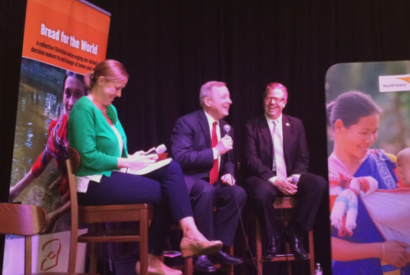 Sen. Dick Durbin (D-Ill.) and Rep. Randy Hultgren (R-14-Ill.) talk about hunger with Bread for the World during at the Justice Conference last year. Jared Noetzel/Bread for the World.