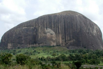 Zuma Rock formation in Nigeria. Wikimedia Commons.