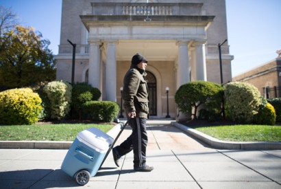 Many people who are at risk of hunger have jobs—even more than one—and work hard just to get by and put food on the table for their families. Photo: Joe Molieri / Bread for the World