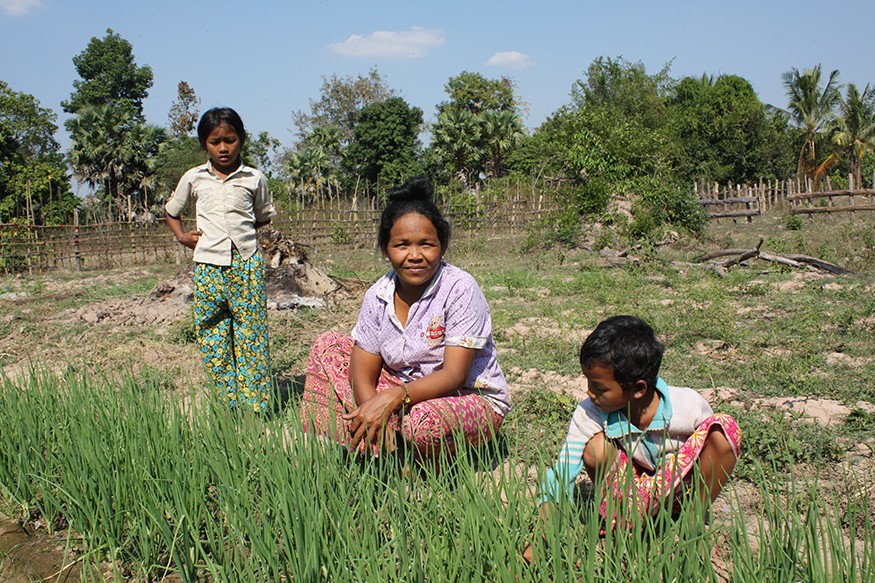 Cambodia farming family. Laura Sheahen/CRS
