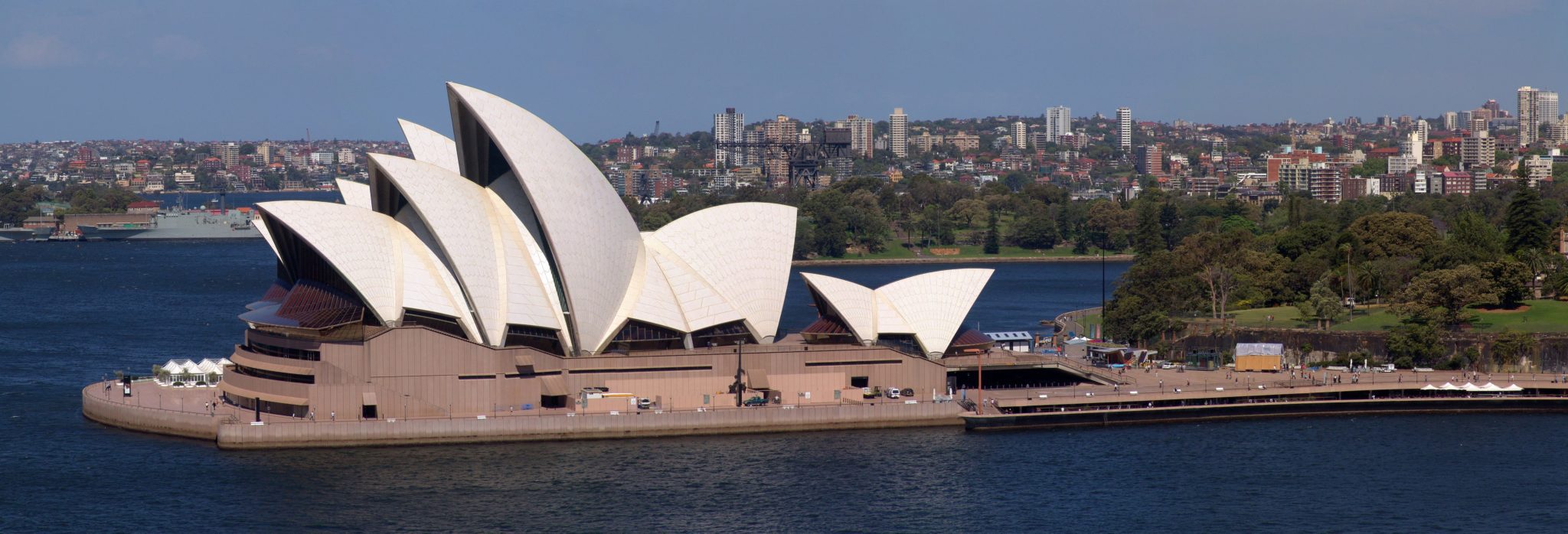Sydney Opera House in Australia. Christian Mehlführer/Wikimedia Commons.